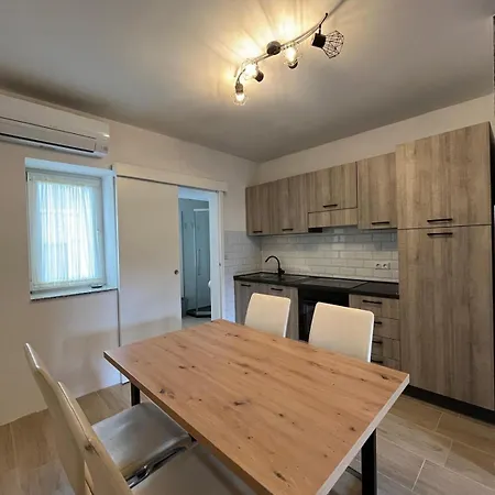 Apartment Darka *
