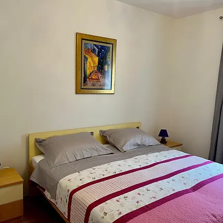 Darka Apartment *